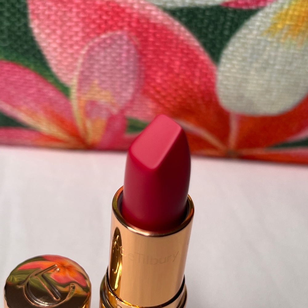 Charlotte Tilbury Matte Revolution.